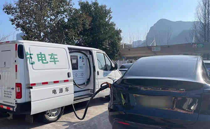 泸水汽车搭电