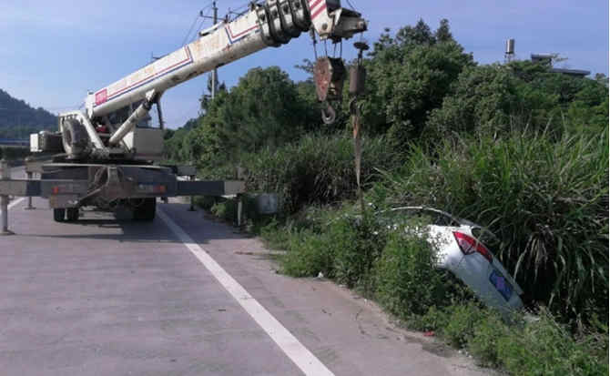 泸水重载吊车救援